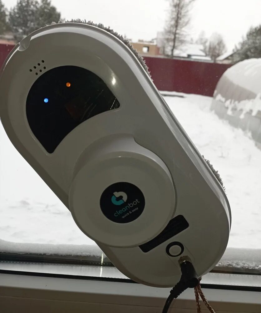 Робот cleanbot. Робот мойщик бассейна. старая игра про мойщика окон. робот стекломойщик моет холодильник.