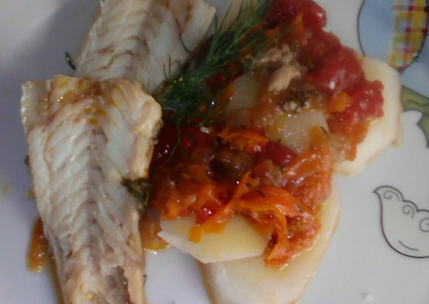 Минтай вареный в сковороде с луком. Минтай запеченный с овощами. Рыба под маринадом минтай. Блюда из рыбы минтай. Минтай в маринаде с морковью и луком.