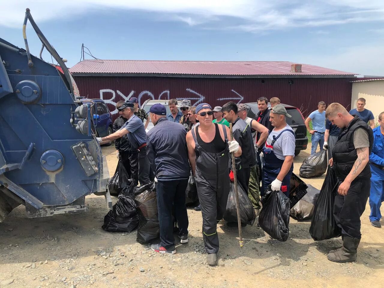 Погода золотари палласовский район. Золотари находка. Золотари Волгоградская область. Поселок Золотари. Поселок Золотари находка.