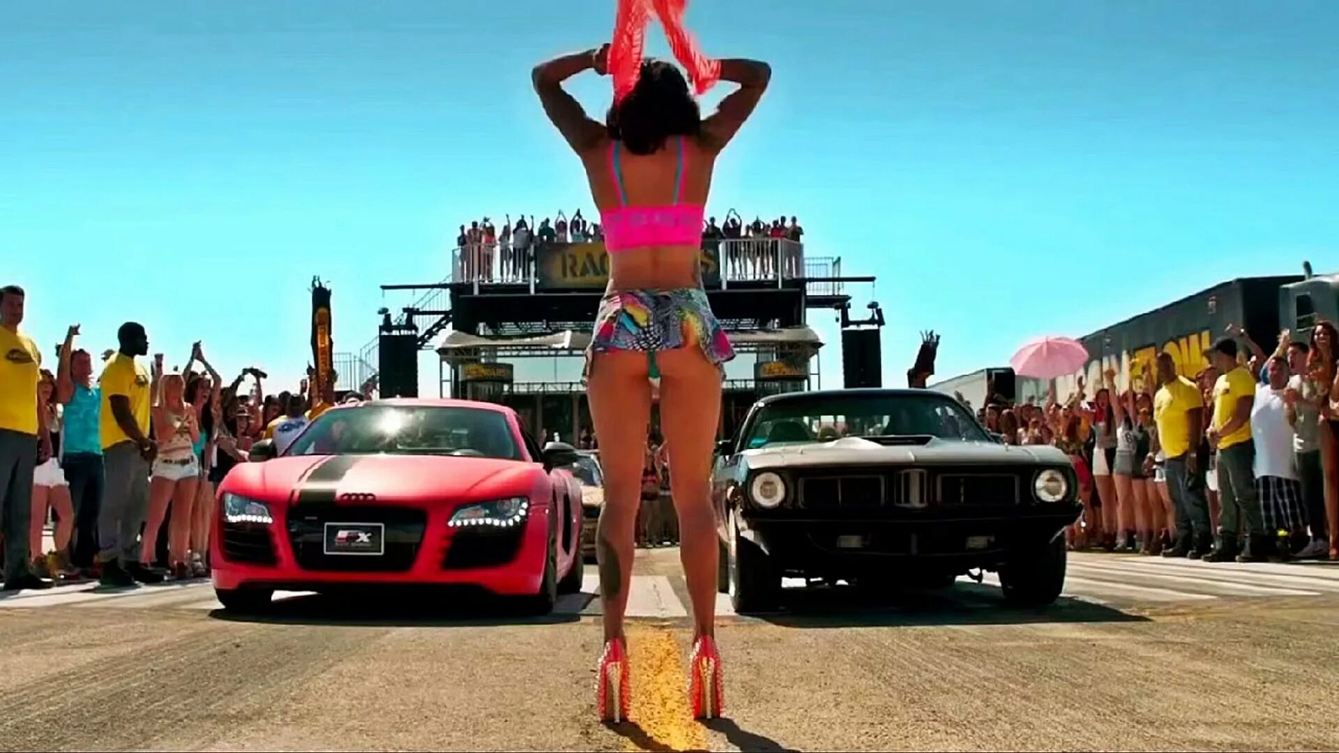 Ламборгини влада а4. Николь шерзингер и автомобиль. Клип где есть машины. Николь шерзингер фото машины. Клип где есть машины.