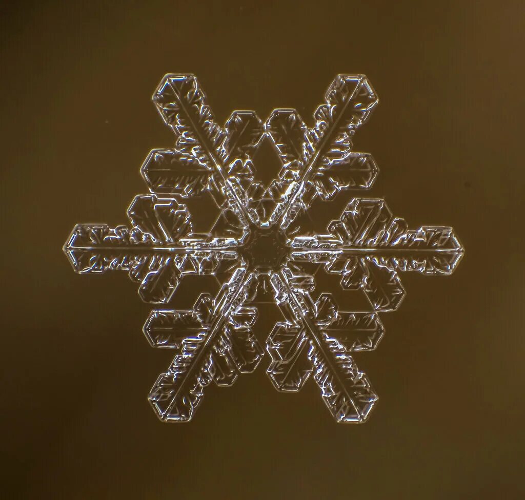 Рассказ про снежинку. Проектная работа снежинка. Снежинка работа. Снежинки для детей. Название снежинки на конкурс.