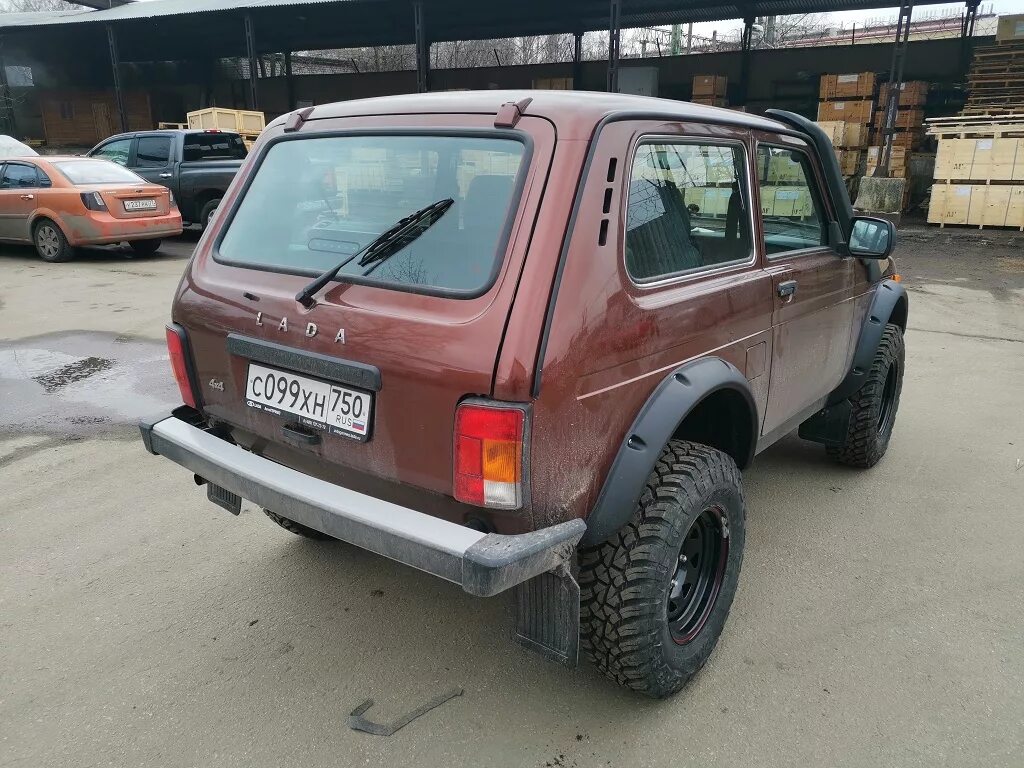 Колеса на ниву 21213. Штатные колеса нива 21213. Нива 2131 на 33 колесах. Штатные колеса нива 21213. Ваз 2121 колесо.