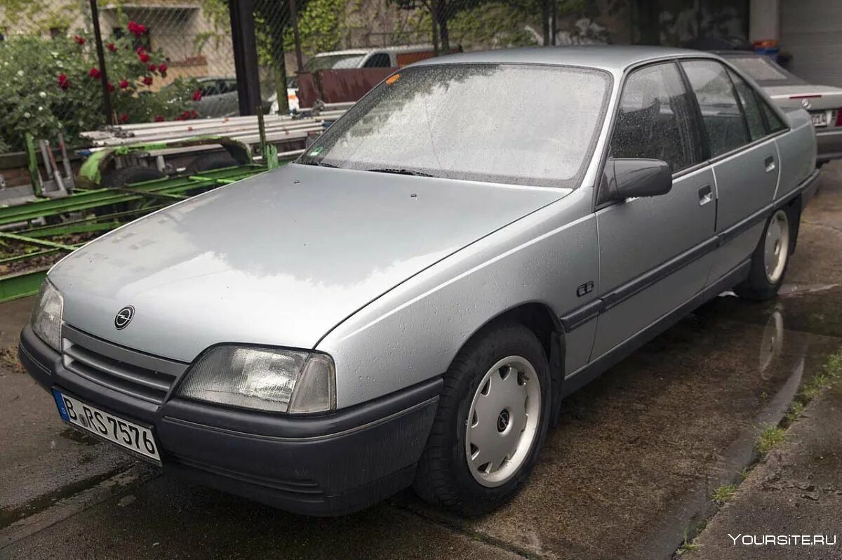 Опель омега купить в россии. Opel Omega 1986. Opel Omega 2. Opel Omega a 1986-1994. Опель Омега а 2.0.