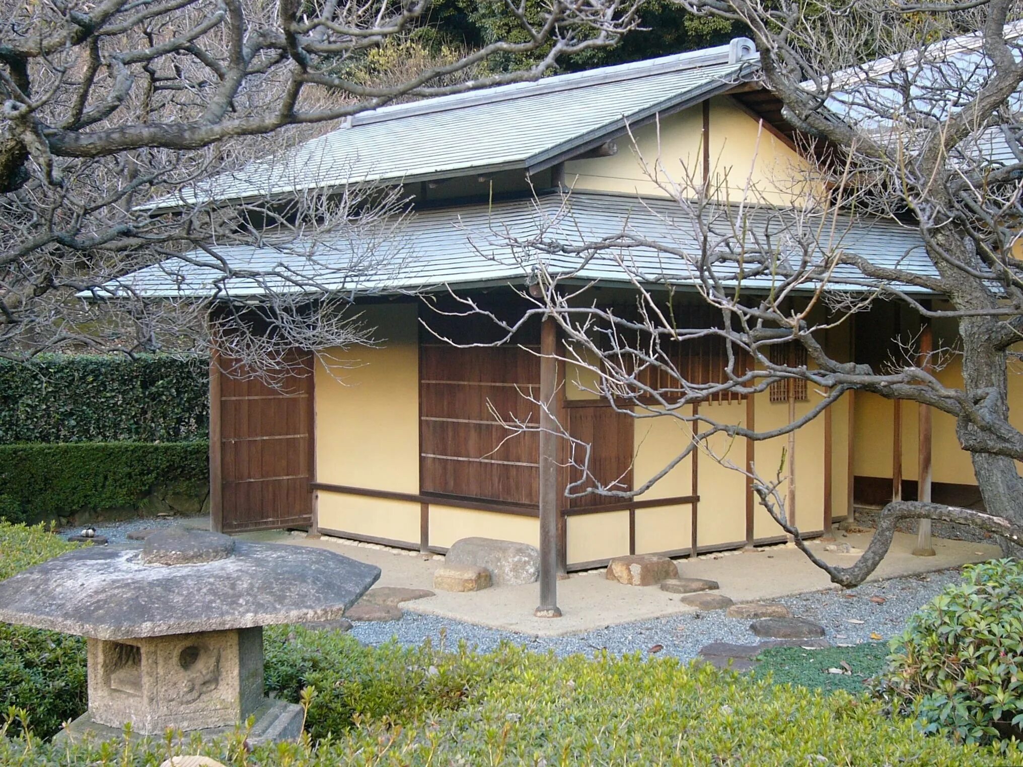 Нисетэй дом япония. Архитектурный стиль сукия-дзукури. Сукая. Веранда энгава. Чайный домик тясицу.