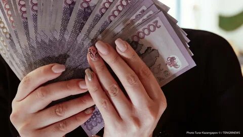 Женщина вымогала деньги