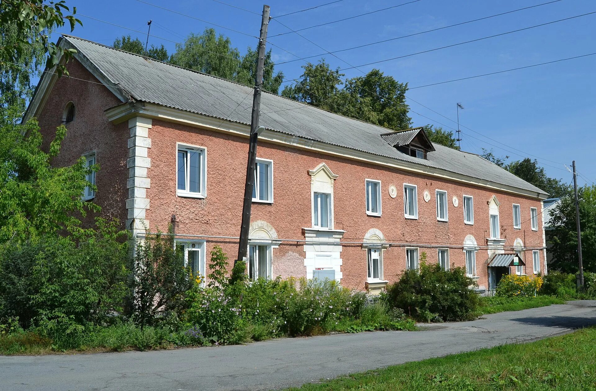 Частные объявления ревда. Энгельса 45а ревда. Свои дома в ревде. Обогатителей, д. Кирпичный дом в ревде.