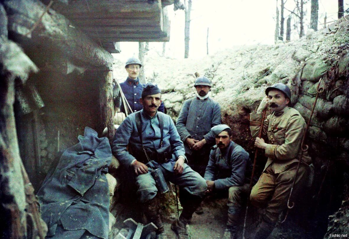 Немецкие солдаты первой мировой в пикельхельмах. 1 мировая в цвете. Окопы первой мировой в цвете. Австралийские солдаты второй мировой в цвете. Алжирцы 1914.
