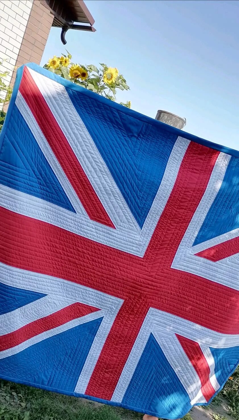 Почему флаг англии. Британский флаг. Британский флаг картинки. Плед британский флаг. Цвета британского флага.