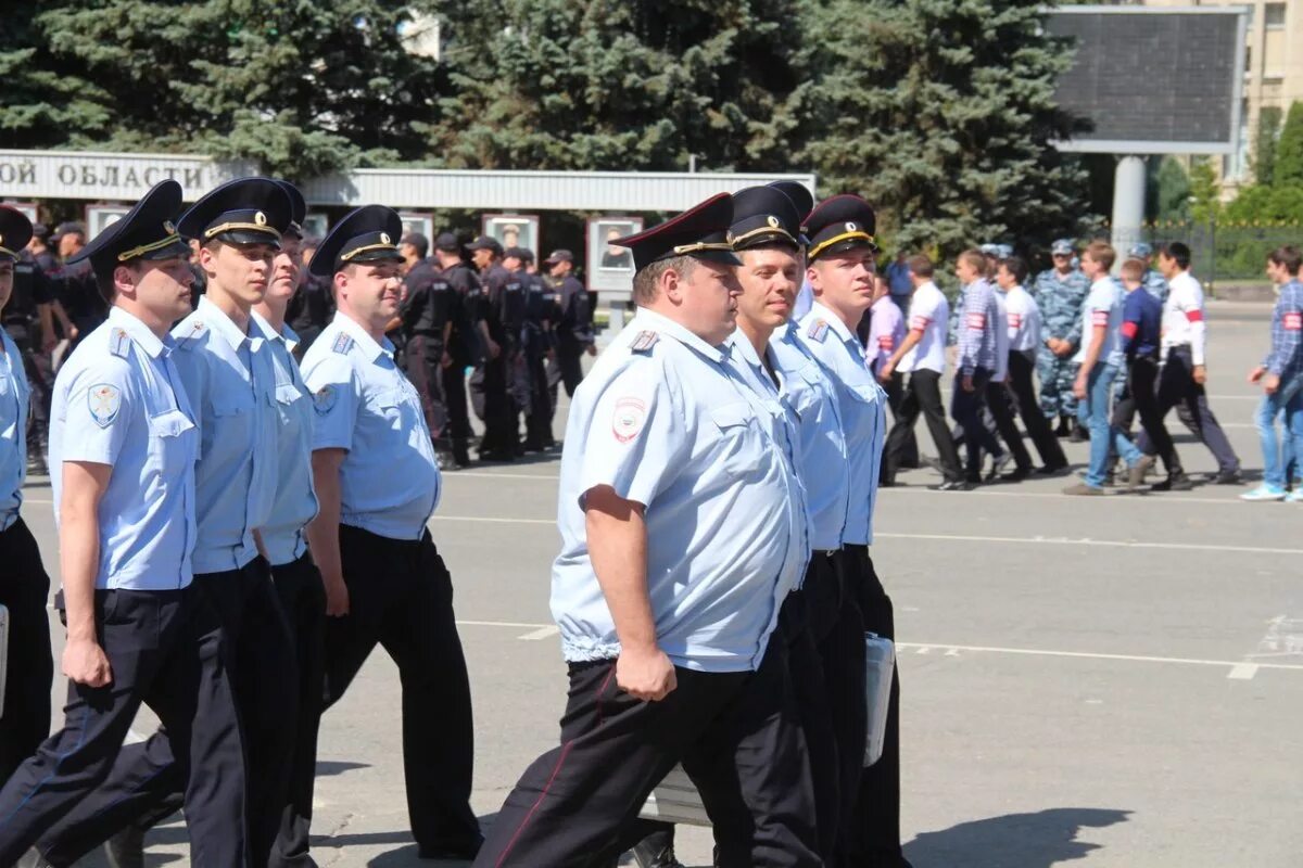 Почему так много полиции сегодня. Штат полицейских г маркс. начальники херсонской области сейчас милиции. штат полицейских г углича. почему сегодня в усадах было много полиции.