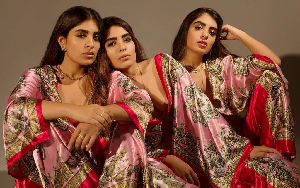 Сестры биджани. Тройняшки из Ирана. Сестры тройняшки. Три иранских девушек. Иранские девушки фото.