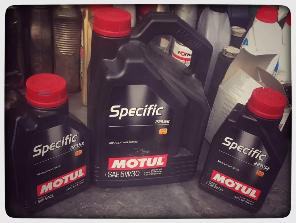 Масло specific 5w30. Motul specific 229.52 5w30 артикул. Motul MB 229.52. Motul 5w30 MB 229.52. Масло с допуском 229.52.