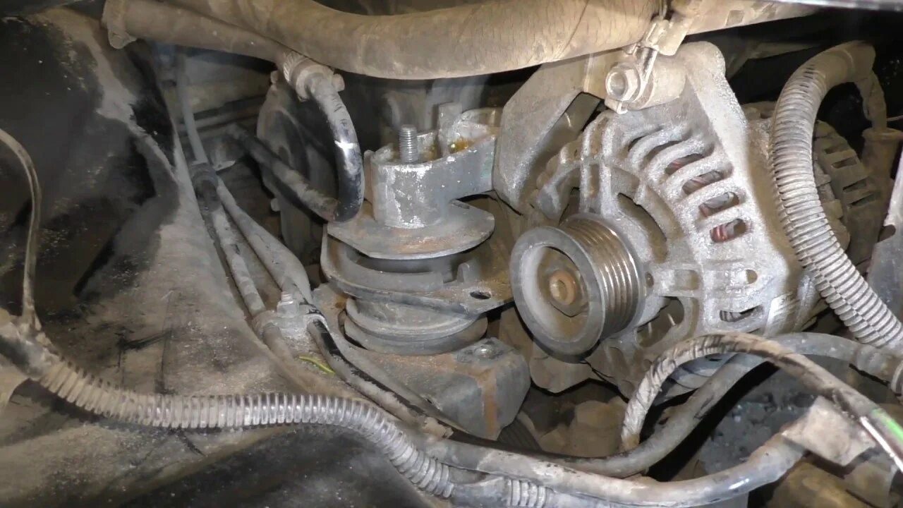 Болт крепления гура приора. Как поменять гур на приоре. Шланга гидроусилителя руля лада приора. Замена ремня генератора приора 16 клапанов с кондиционером. Жидкость гур лада приора.