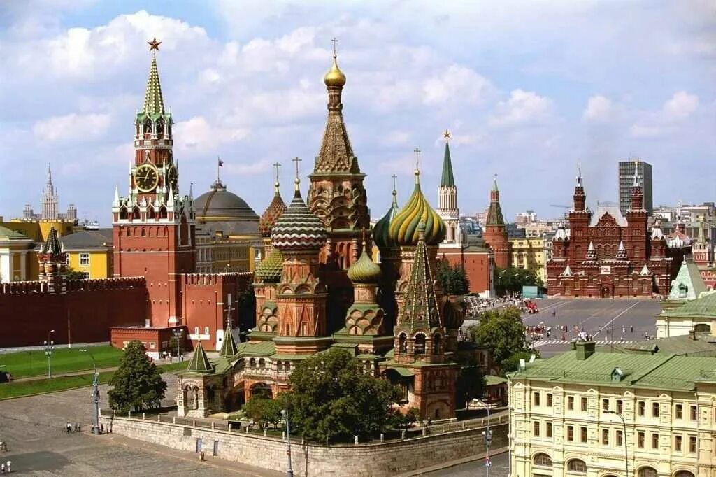 Посетить московский кремль. Ансамбль московского кремля. московский кремль 21 век. кремль москва. кремлевский ансамбль в москве.