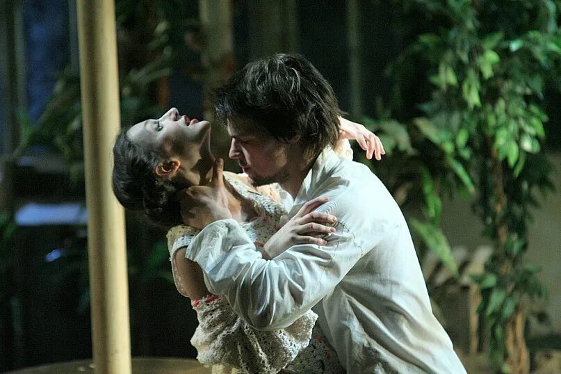 Островский блажь. Островский блажь. Блажь актеры театр маяковского. Юрий иоффе театр маяковского. Данила козловский спектакли.