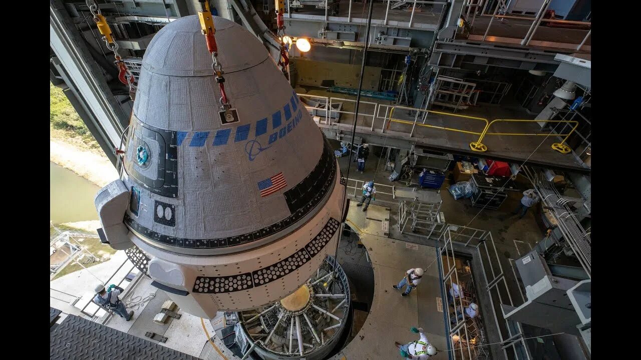 Космический корабль cst-100 starliner. Корабль starliner компании boeing. Корабль starliner компании boeing. Cst-100 starliner кабина. Боинг starliner.