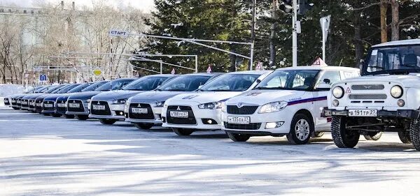 Говорящие машины хабаровск. Хабаровская юношеская автошкола Иртышская 28. ЮАШ Хабаровск. Автомобили ХЮАШ Хабаровск. Автошкола ЮАШ Пушкино.