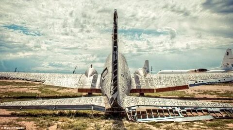 Кладбище самолетов на гитаре