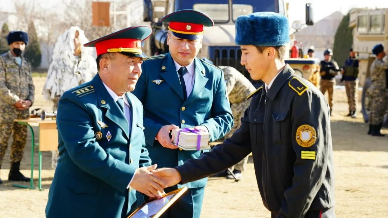 14 yanvar. Ватан азиз жасорат мангу. Harbiy qasamyod matni 2020. Главой минобороны таджикистана шерали мирзо. Командир ватана.