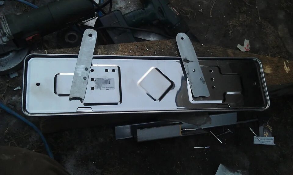 Рамка для номера на tiggo4. Проставка крепления переднего номерного знака rx330 2005. Крепление гос номера 2106 вниз бампера. Алюминиевый кронштейн под гос номер на ваз2115. Крепление заднего номерного знака.