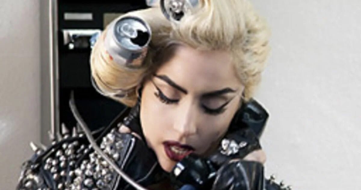Рингтон леди гага remember. Леди гага 2010. леди гага клипы. леди гага telephone клип. леди гага образы.