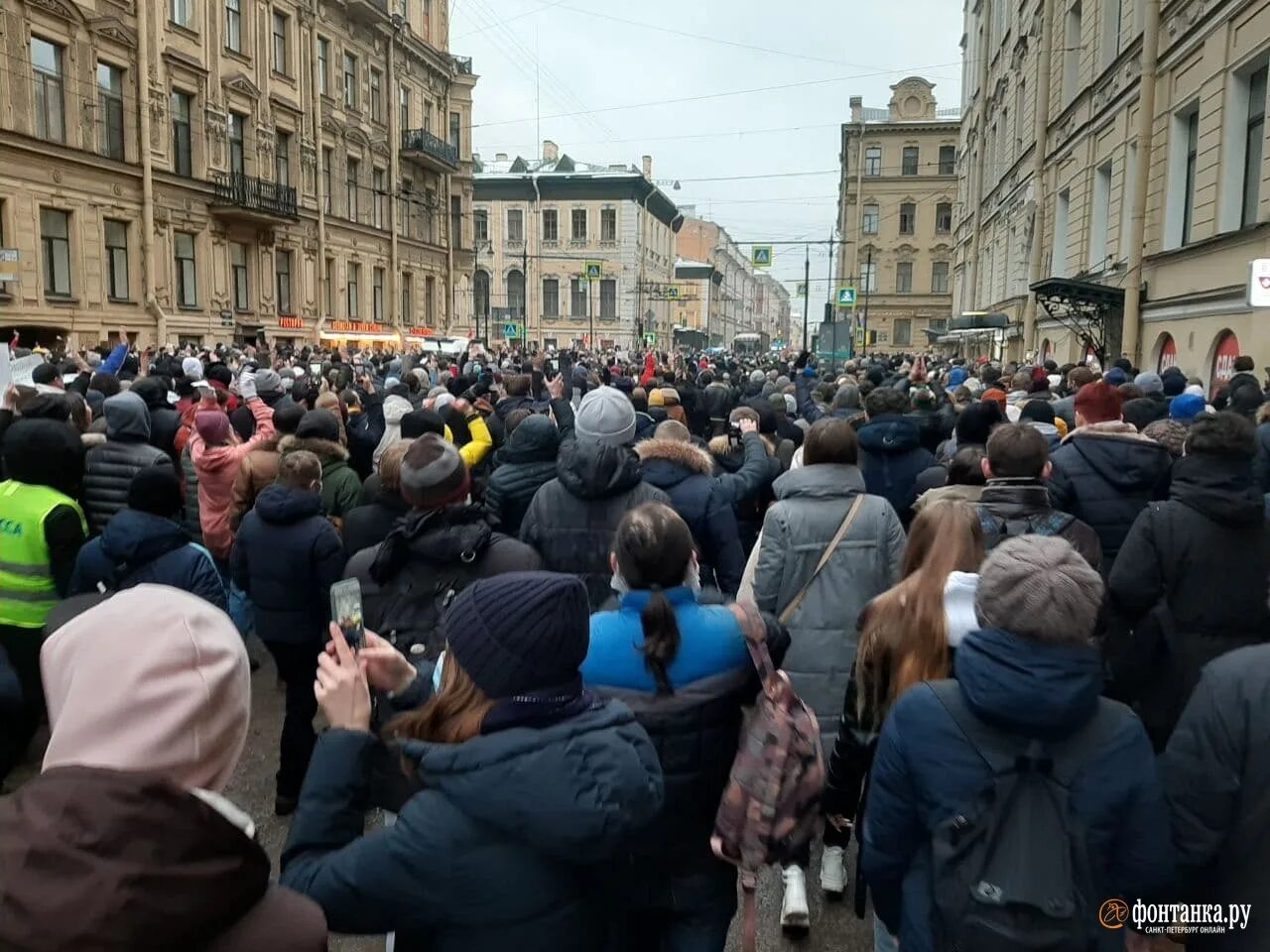 Питер последние новости на сегодня. Гороховая улица в Санкт-Петербурге протестующие. Протесты на Невском.