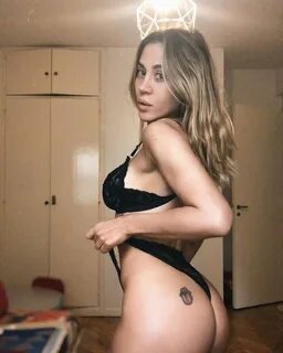 La sorpresiva y erótica propuesta de Jimena Barón a sus seguidores.