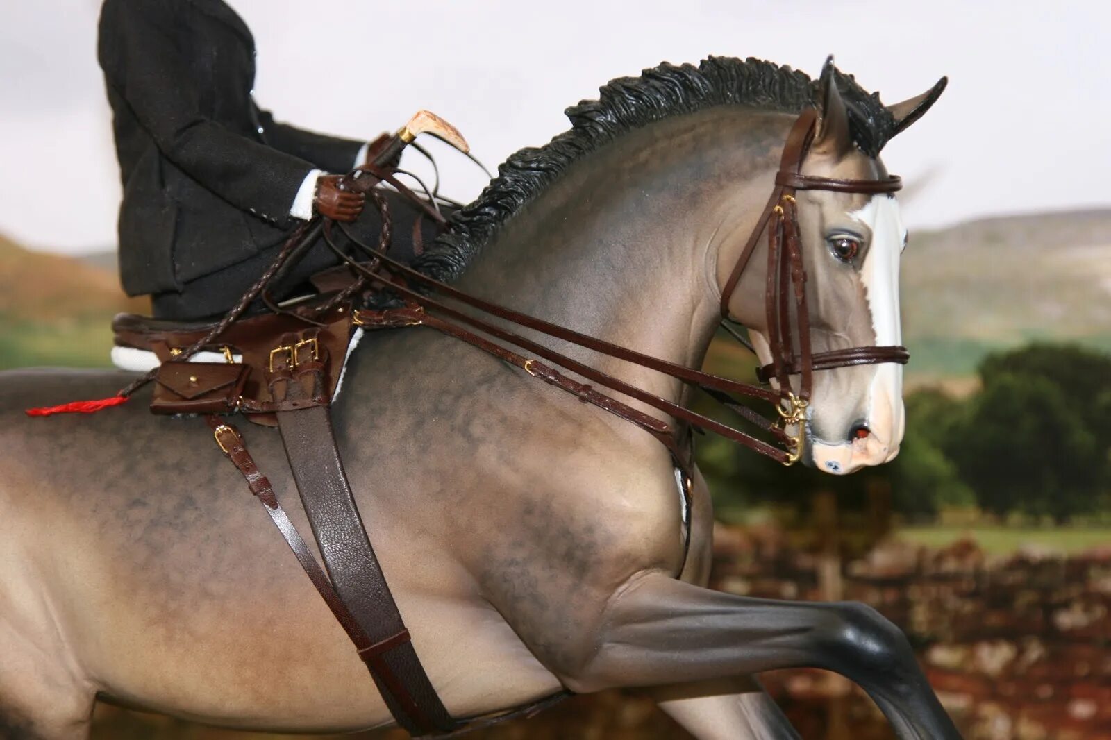 передать лошадей. So many horses. иппотерапия. белая лошадь бежит. красивые лошади.