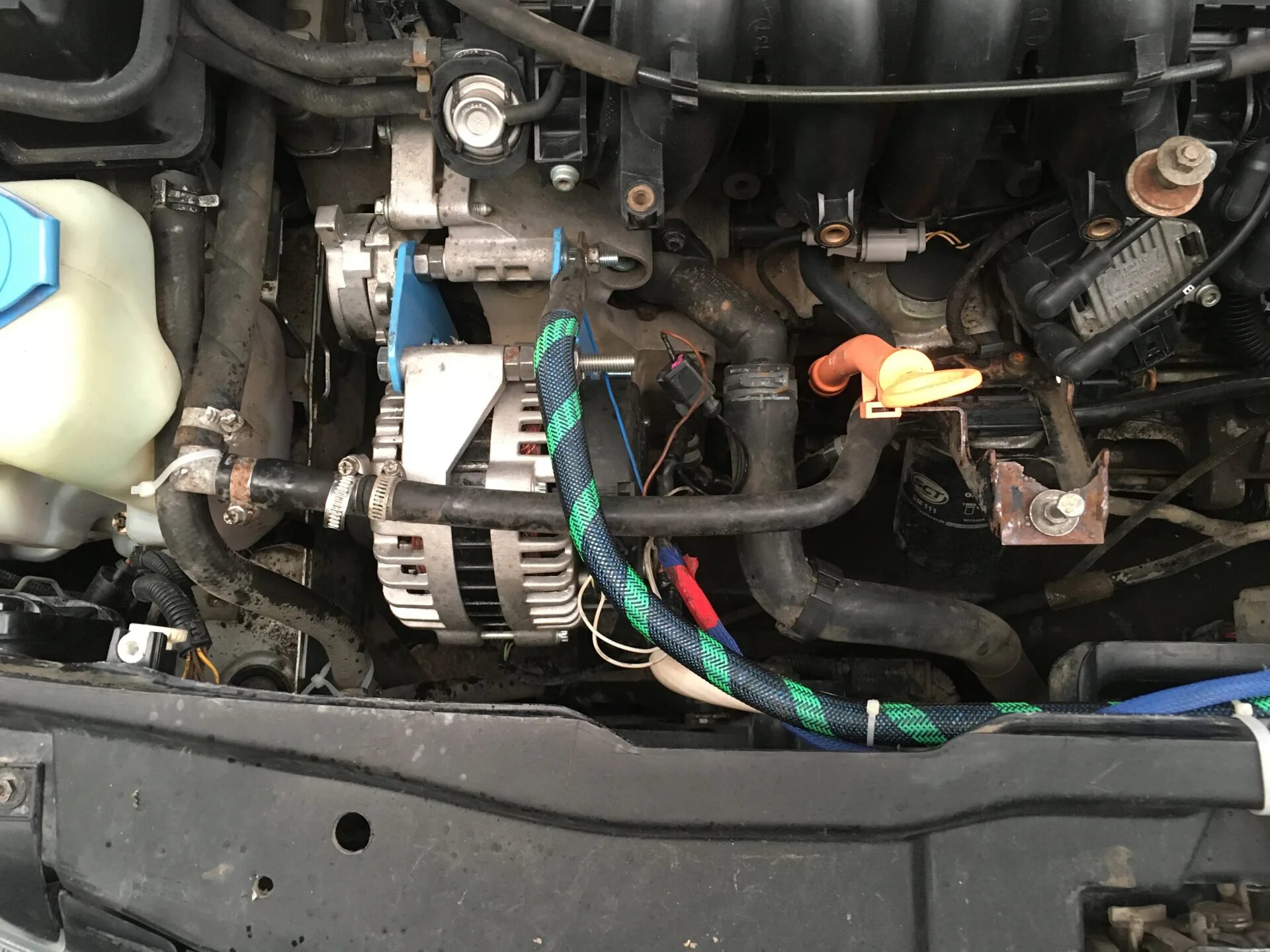 Установка 253 впс. Впс 253 на приору с кондиционером. Генератор 253а ваз 2112. Крепление для впс 253. Крепление генератора приора впс 253.