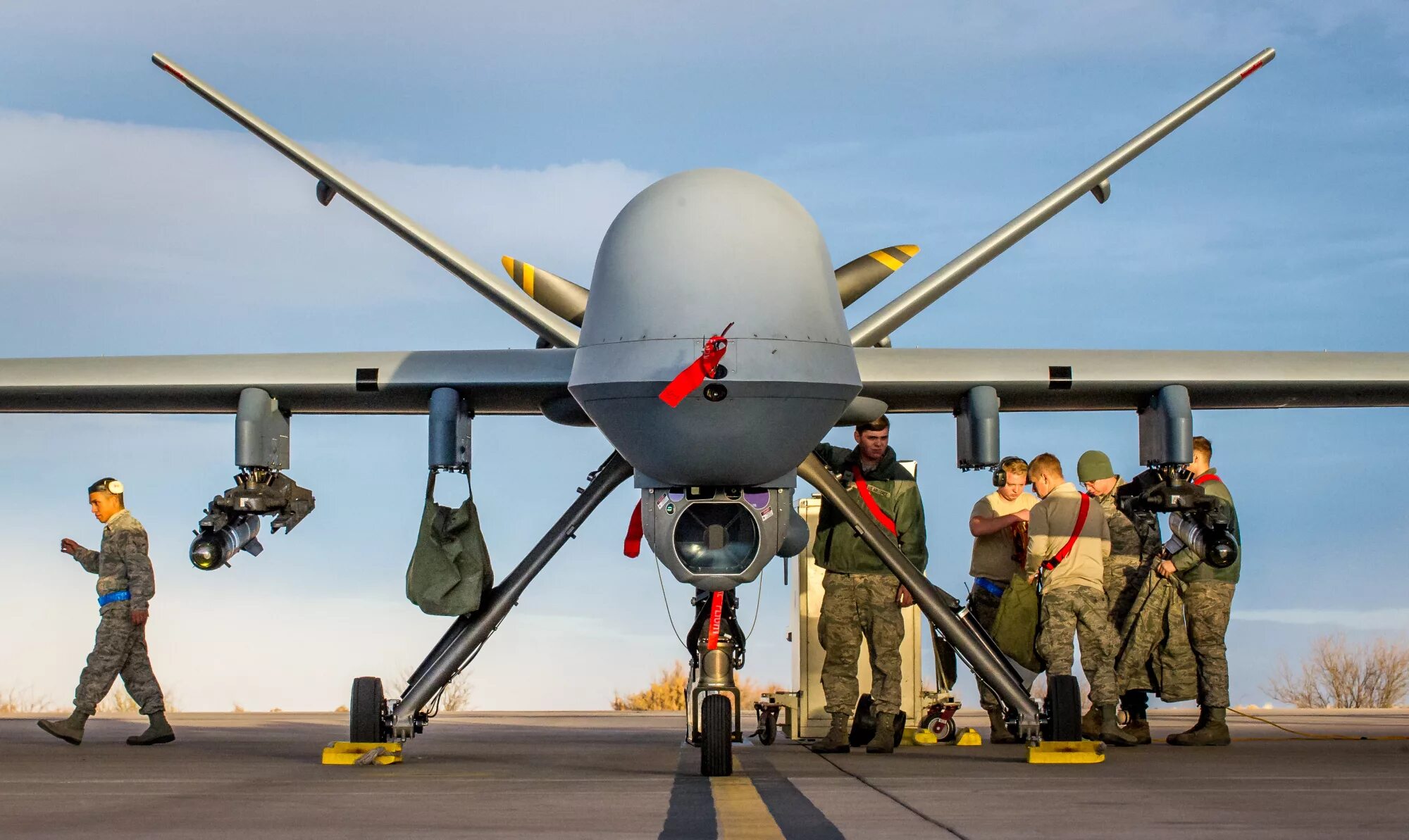 Как выглядит датчик наведения ракет бпла. Mq-9 reaper вооружение. бпла rq-7. mq-9 reaper uav. бпла rq-7a shadow 200.