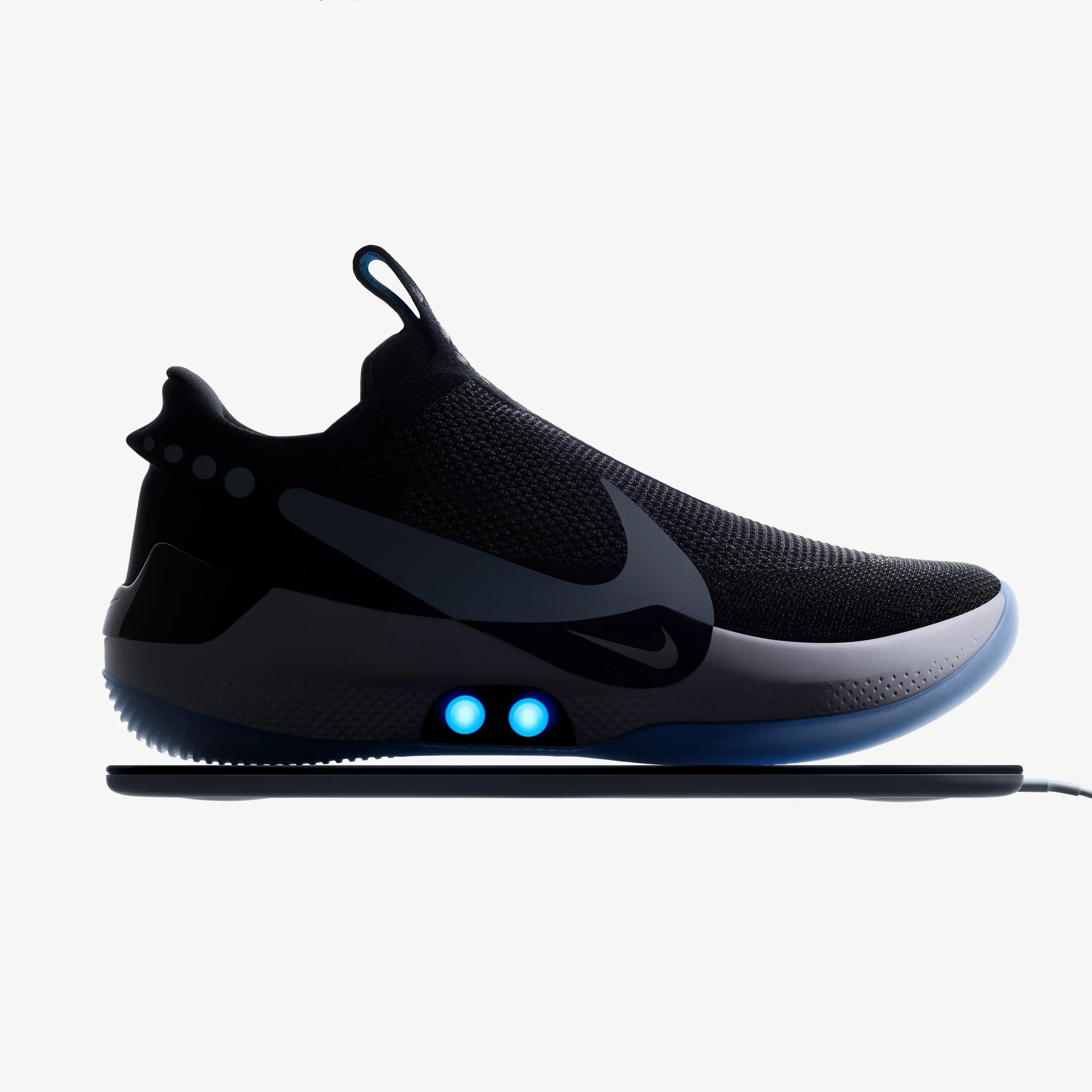 Новые кроссовки nike. Nike adapt BB 1.0. Nike adapt BB. Умные кроссовки Nike adapt BB. Nike Future Shoes.