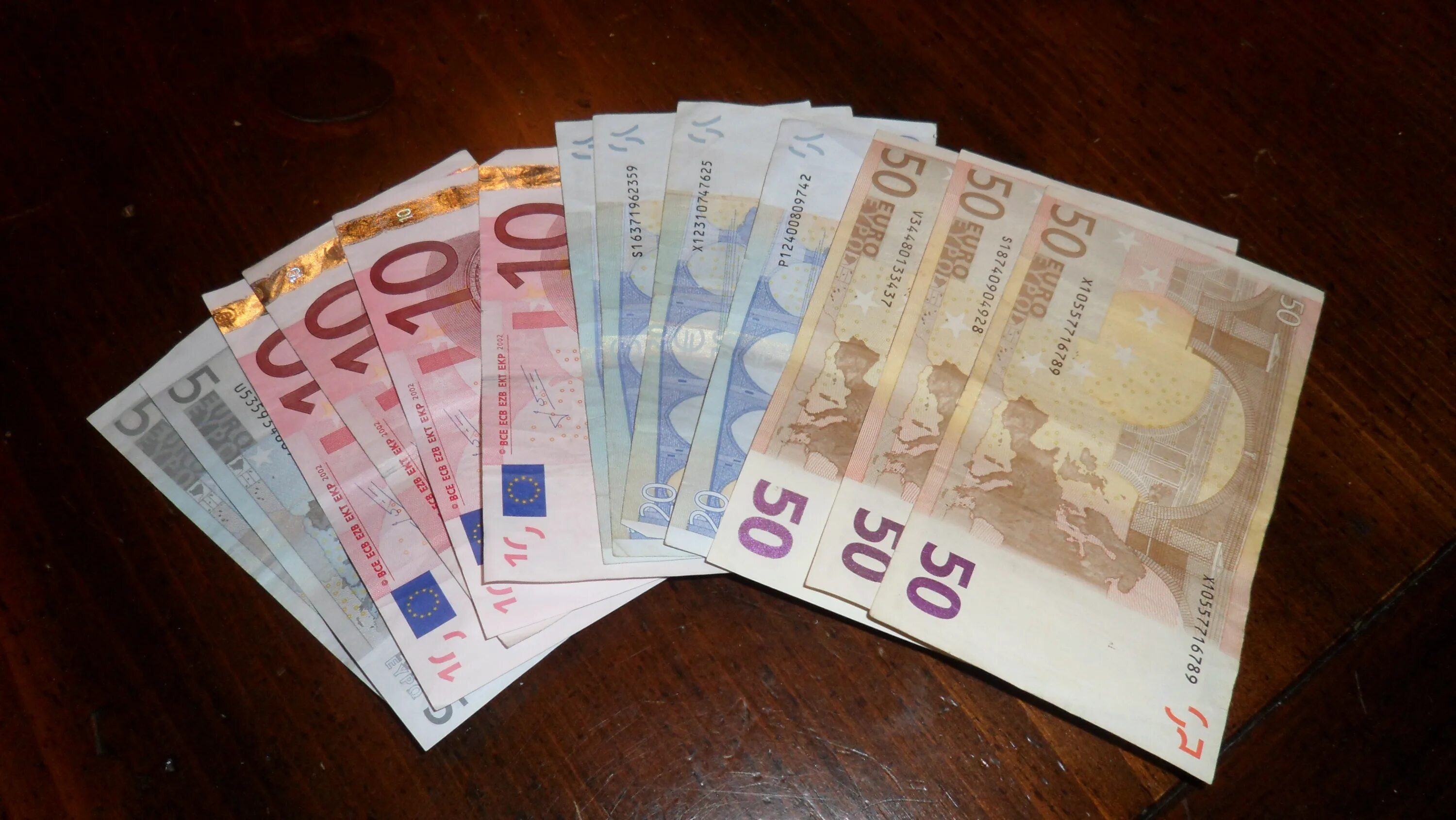 Триста евро в рублях. 300 евро. Триста евро в рублях. 300 евро купюра. 100-150 евро в рублях.