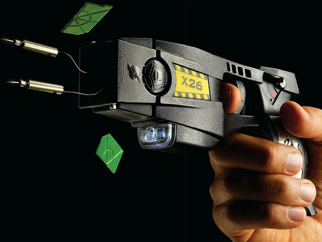 Taser x26. Электрошокер Stun Gun. Скольки лет можно электрошокер