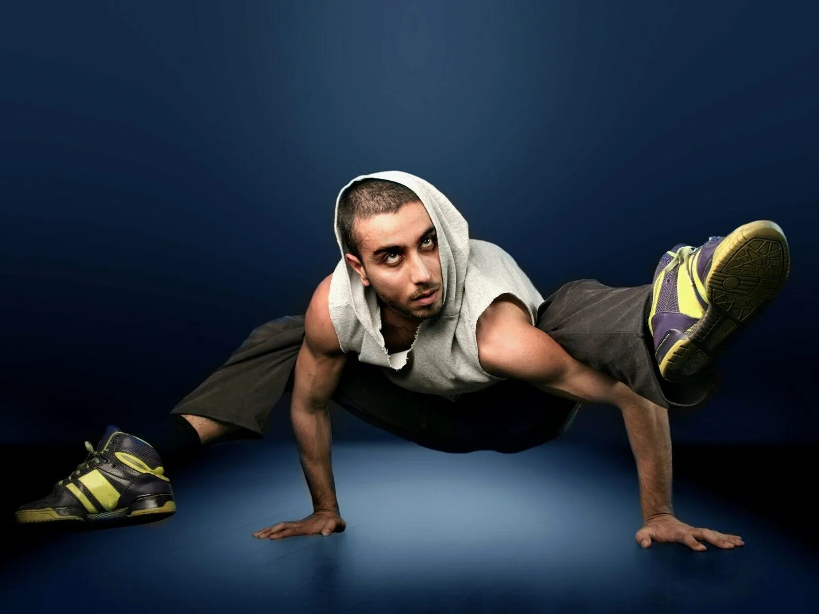 Брейк данс. Хип хоп. Хип хопперы. Хип хоповский стиль. Танцор хип хопа.