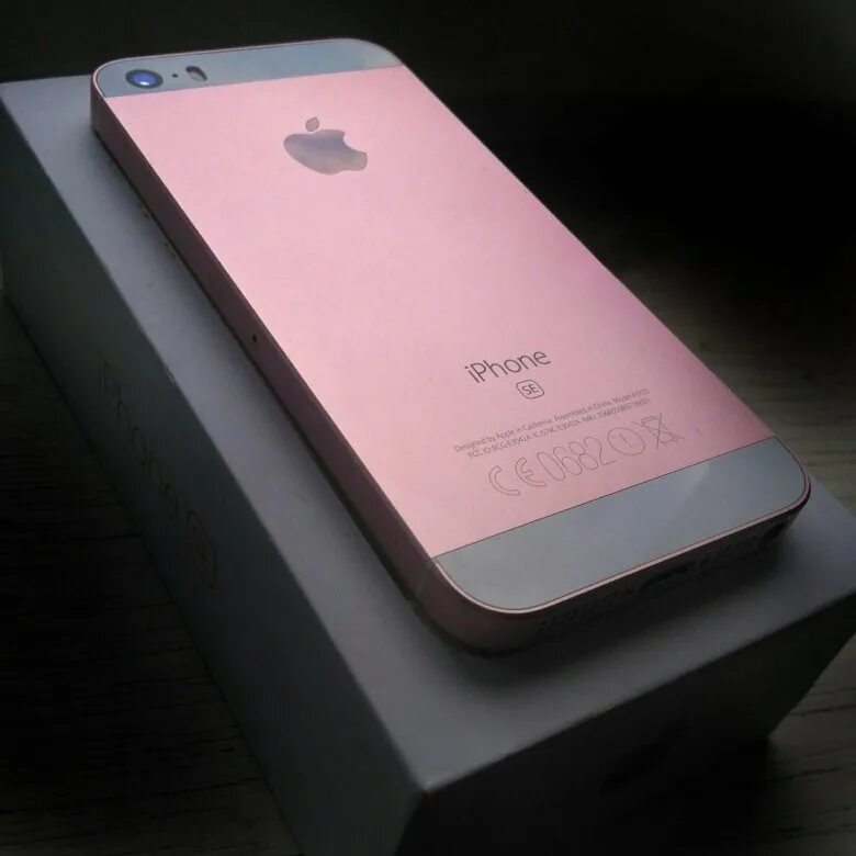 Айфон 13 128 гб розовый. Айфон se Rose Gold. Iphone se 2016 Rose Gold. Айфон se 2020 розовое золото. Айфон се 2016 розовый.