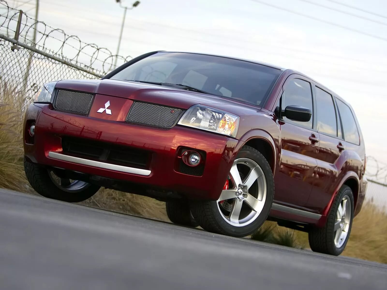 Mitsubishi джип. Mitsubishi Endeavor Ralliart. Mitsubishi Endeavor 2004. Mitsubishi Endeavor 3.8. Митсубиси Лансер джип.