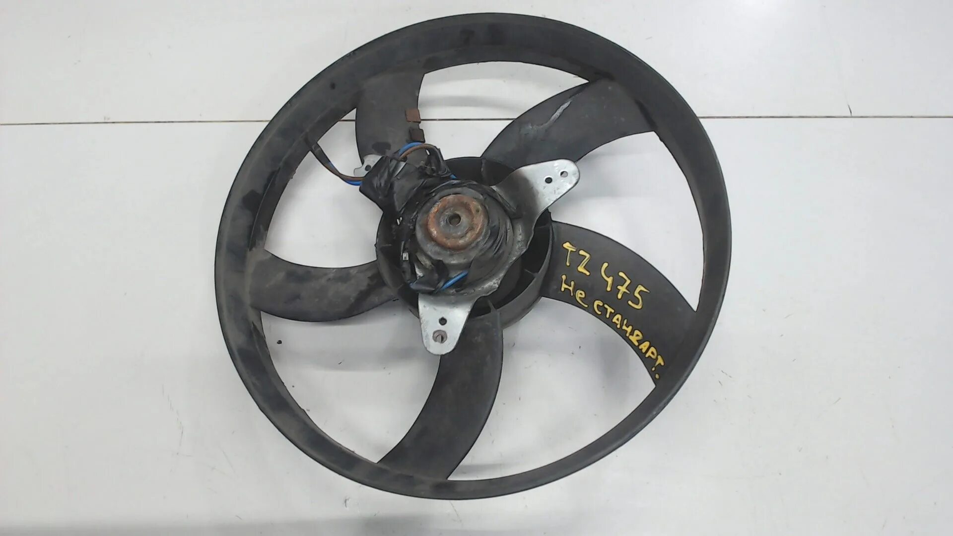 Блок вентилятора фабия 2008. Вентилятор охлаждения шкода фабия 1. Вентилятор охлаждения на skoda фабия. Разъём вентилятора охлаждения фабия 1. Вентилятор охлаждения радиатора шкода фабия.