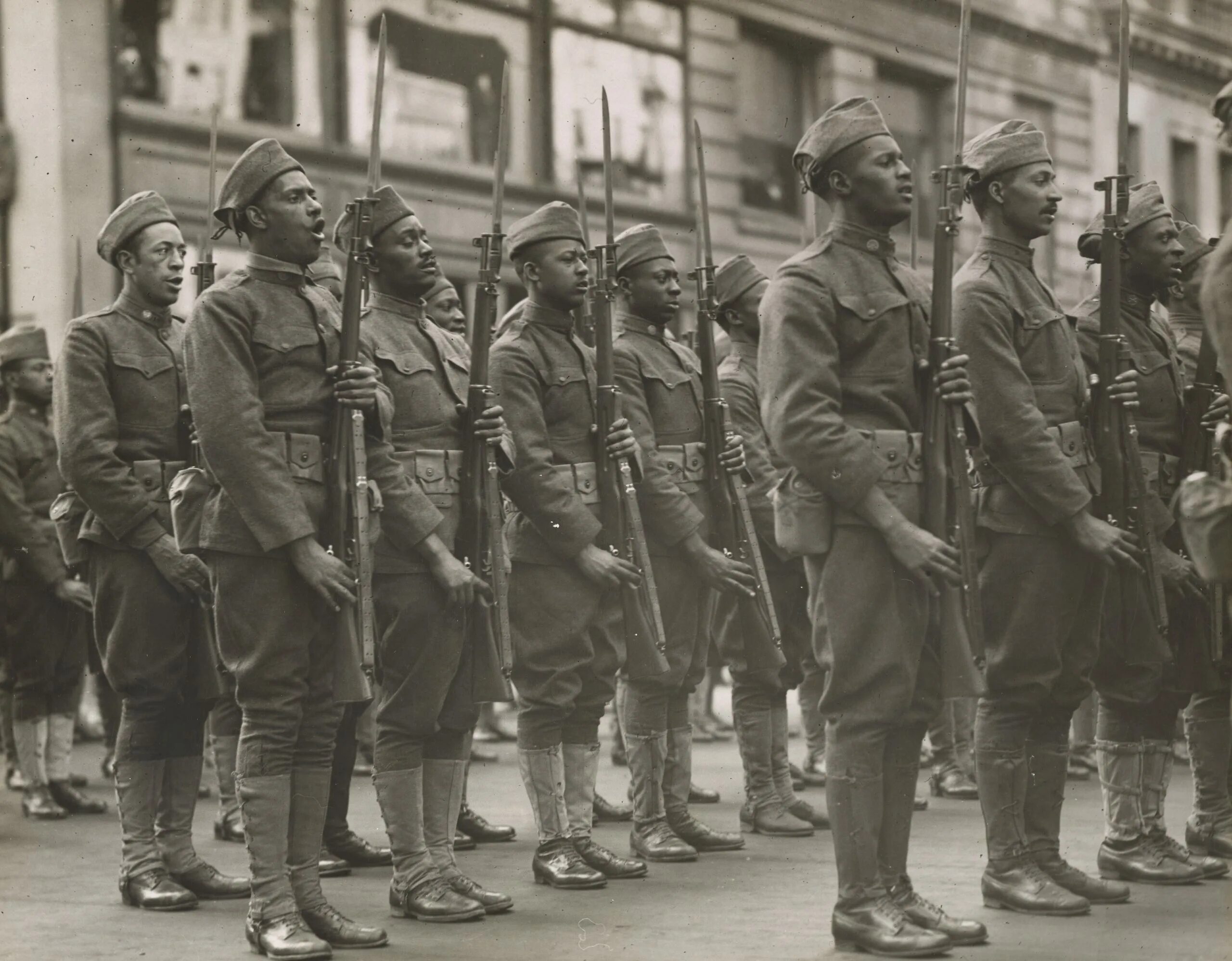 Солдаты США В первой мировой войне. Harlem Hellfighters. Армия США В начале 20 века. Французские войска в одессе