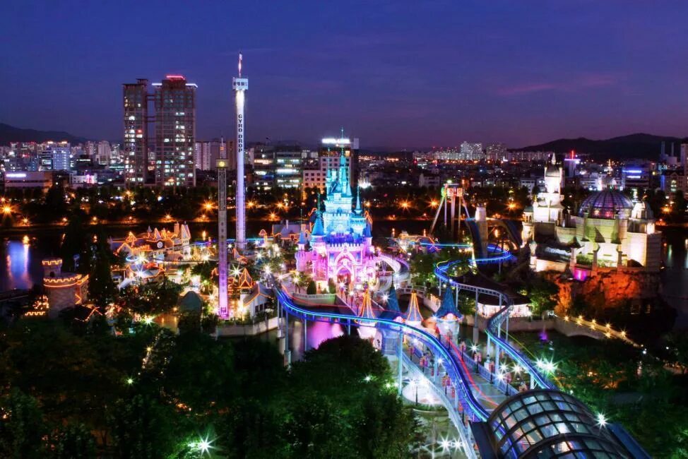 Сеул детям. Lotte world корея. lotte world достопримечательности сеула. парк аттракционов в корее сеул. парк развлечений lotte world.