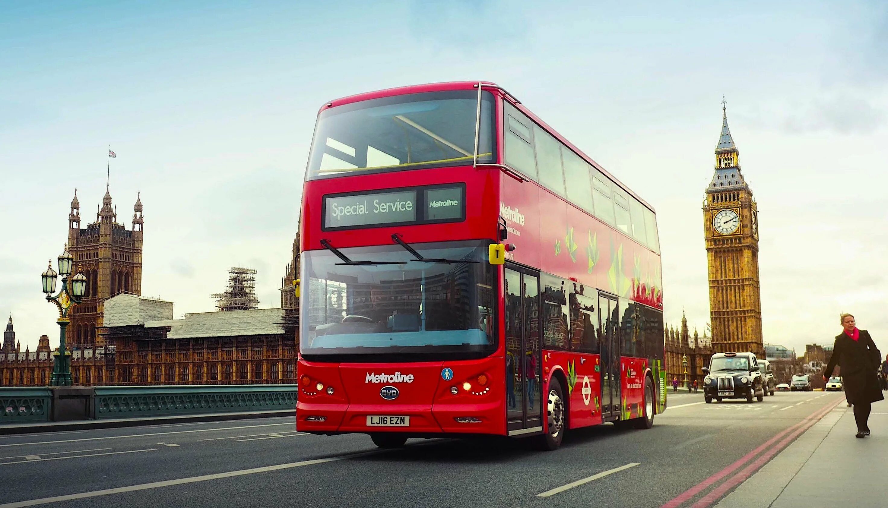 Транспорт в лондоне. Даблдекер экскурсионный Лондон. Дабл Деккер в Лондоне. Двухэтажный автобус в Великобритании. Double Decker Bus первый.