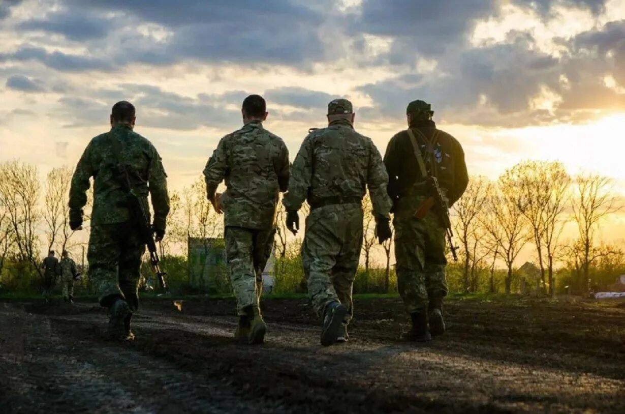 Военный возвращается домой