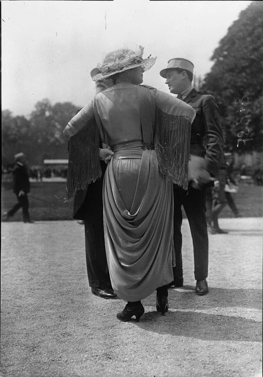 Женщины 20 века цыганки. Париж мода старая. Мода1919г лиля. Ретро испанки. Андалузские цыгане.