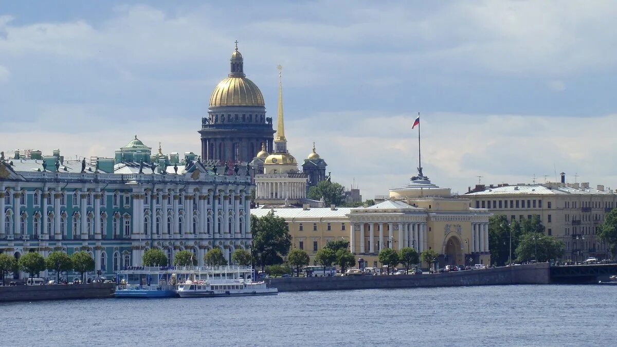 День основная петербурга. Санкт-Петербург город на воде. Сенат вид с Невы. СПБ Эрмитаж Золотая кладовая. Сокращенное название Санкт-Петербурга.