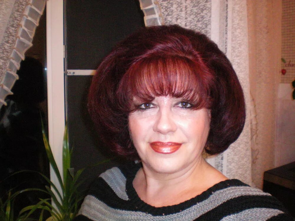 Знакомиться с девушками тольятти. Частный фотоальбом девушек. Красивые девушки тольятти. Тольяттинские женщины. Женщина ищет парня тольятти.