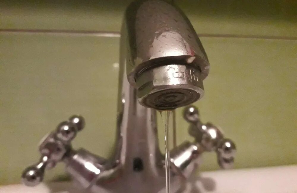 Почему в доме отключили воду. Отключение воды. нет холодной воды. отключили воду. нет горячей воды.