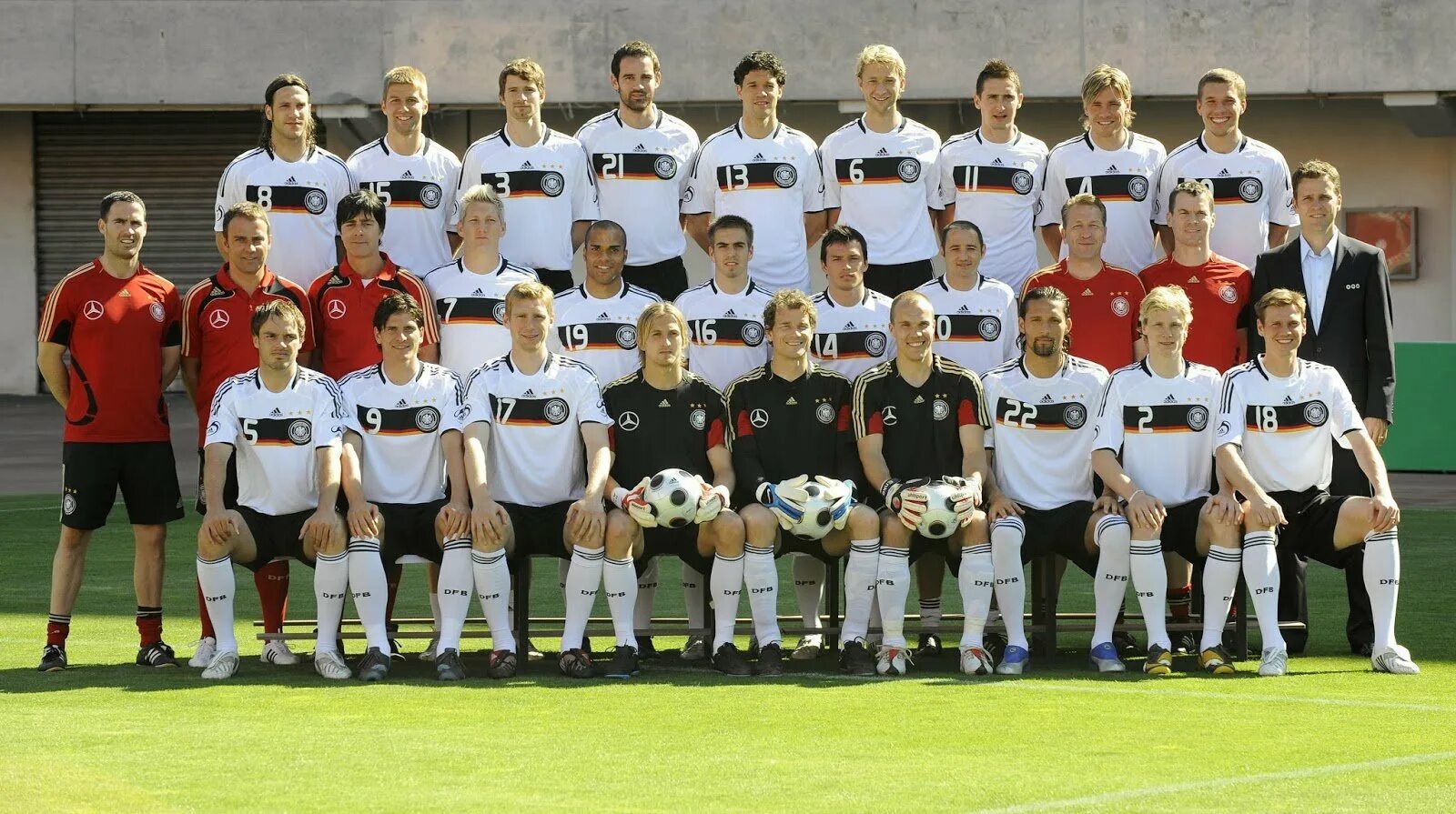 Сборная Германии 2008 год. Сборная Германии 2008 фото. Футбол сборная Германии состав 2008. Сборная Германии по футболу 2009. Сколько раз становилась чемпионом сборная команда германии