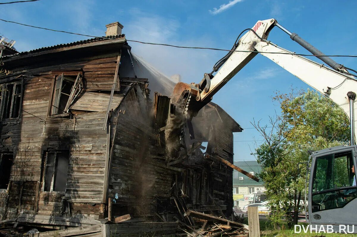 Снесли 2 участка в луначарском. Расселение аварийных домов. Бараки на проспекте 60 лет октября хабаровск. Снос бараков в березовском. Снос бараков.
