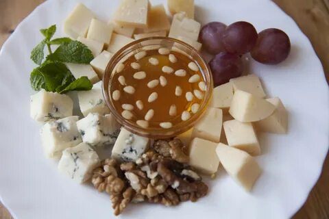 Сыр с медом грецкий орех