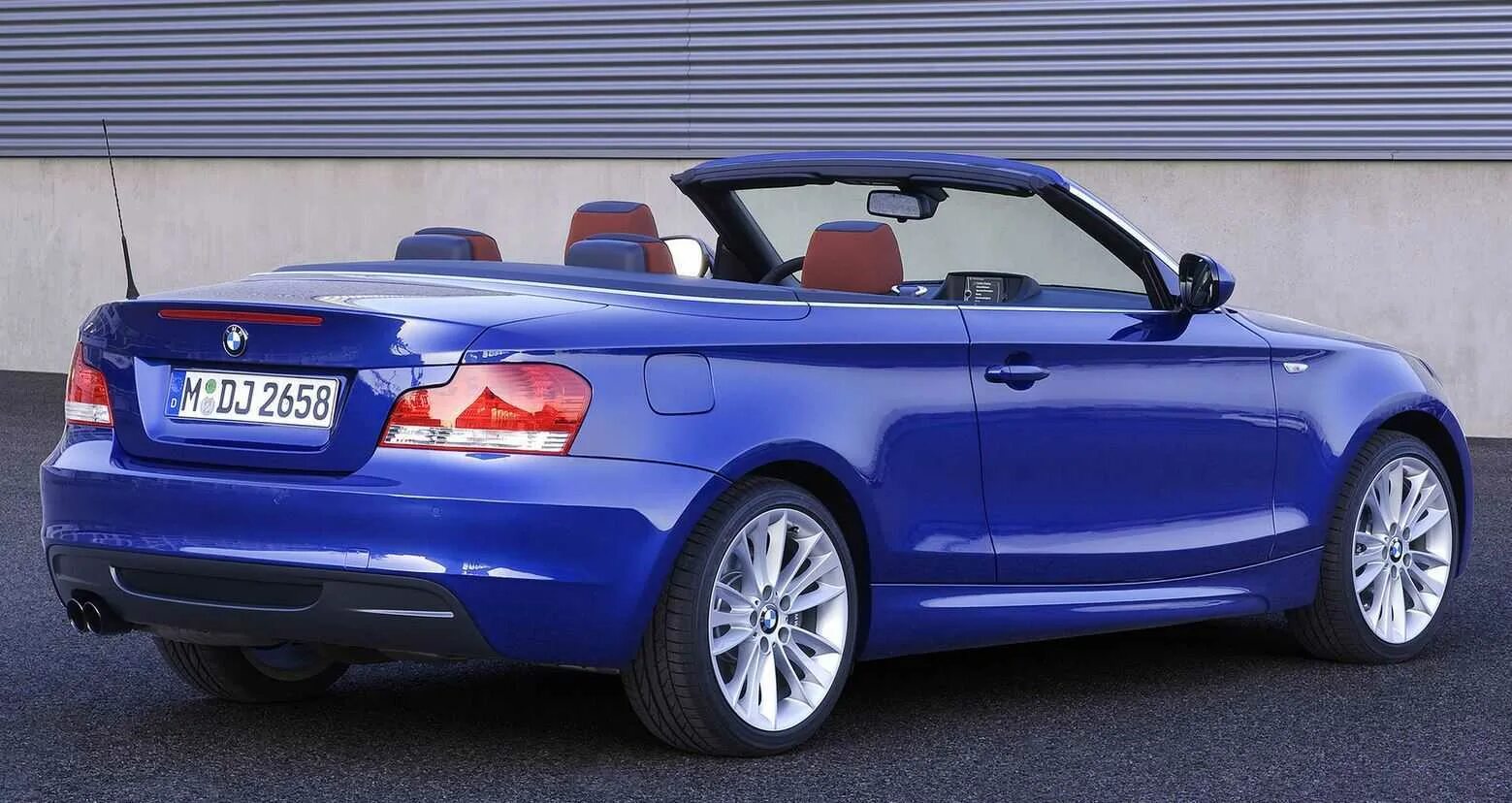BMW 135i кабриолет. БМВ кабриолет e88. BMW 1 Series Cabrio e88. BMW m1 кабриолет