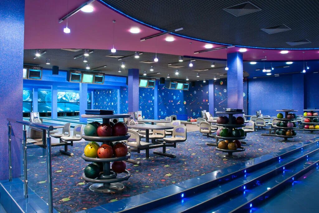 боулинг в тц глобус киров. рц глобус киров. глобус развлекательный центр киров. глобус боулинг киров. кинотеатр глобус киров.