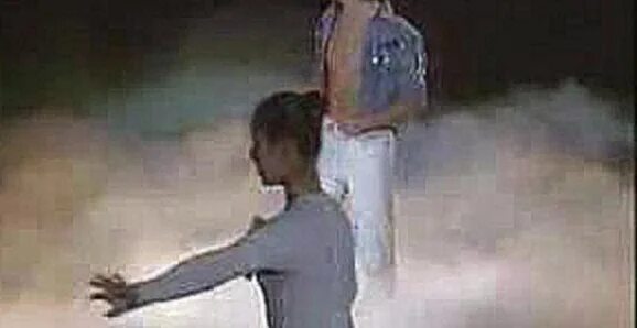 Песня белые розы клип видеоклип видео. Кто танцует в клипе шатунова белые розы. полина ташева в клипе ласковый май. клип на вальс ласкового мая. серебряные розы ласковый май минус.